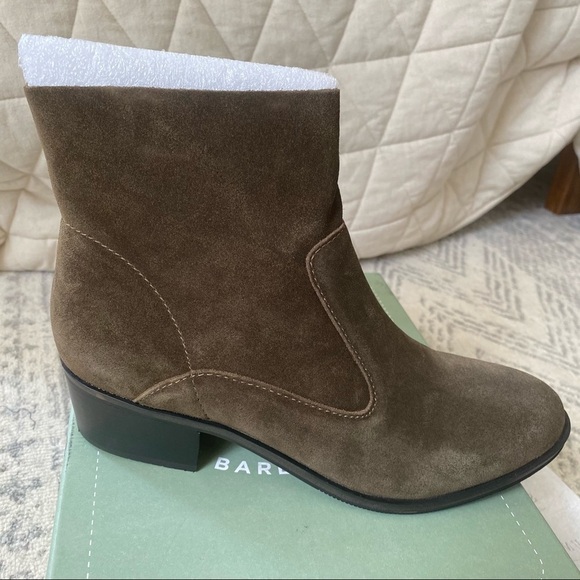 Baretraps Idola Suede Bootie in Moss - Picture 2 of 6